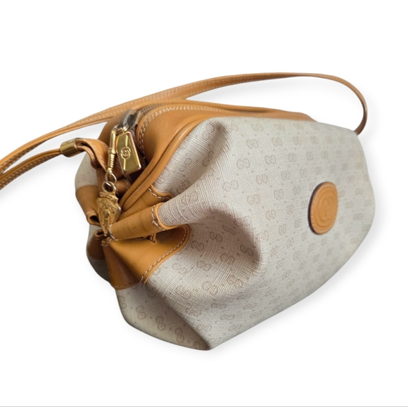 Vintage Gucci Micro GG Barrel Bag Cream Tan Crossbody 1980s Italy 007 115 5770 - Picture 3 of 16